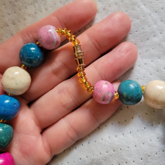 NWOT Gorgeous Multicolor Dyed Natural Stone Beaded Marble Necklace (OS) - Picture 5 of 5
